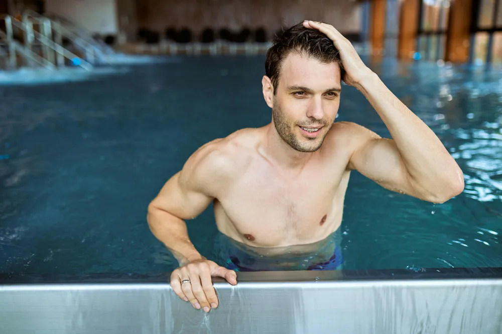 Is It Better to Swim on an Empty Stomach?